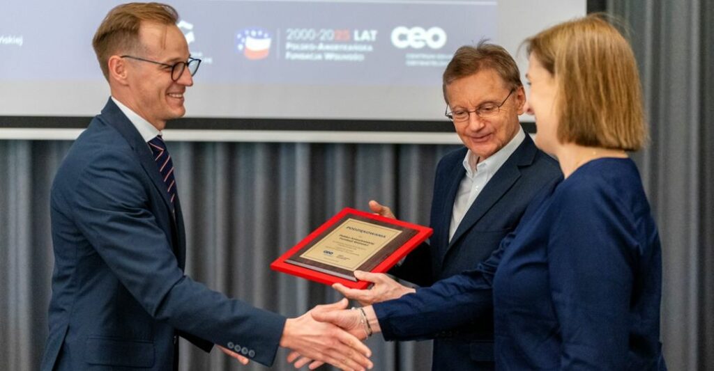25 years of the “Learning Schools” program (LES)