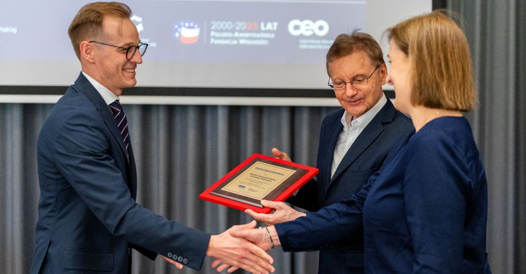 25 years of the “Learning Schools” program (LES)