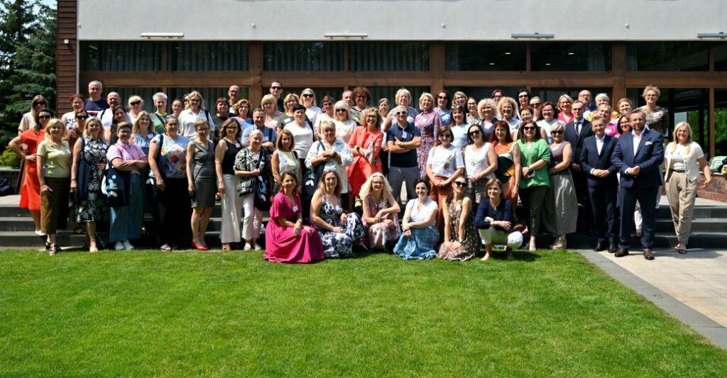 25 years of the “Learning Schools” program (LES)