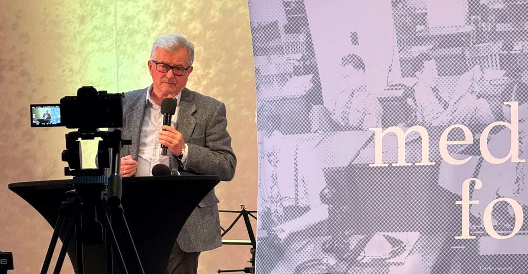 Journalism as a passion and the art of breaking down walls