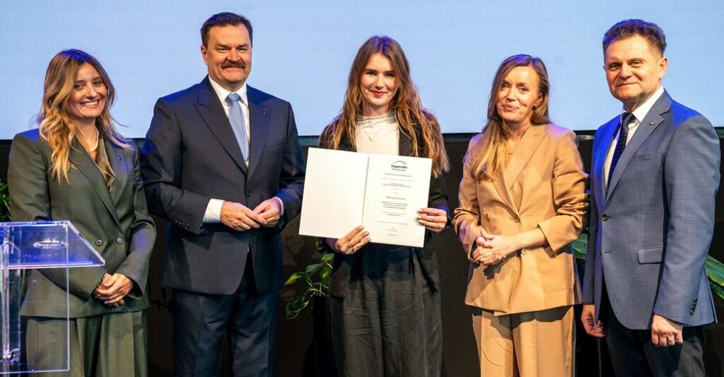 Bridge Scholarships: an investment in the future of young people